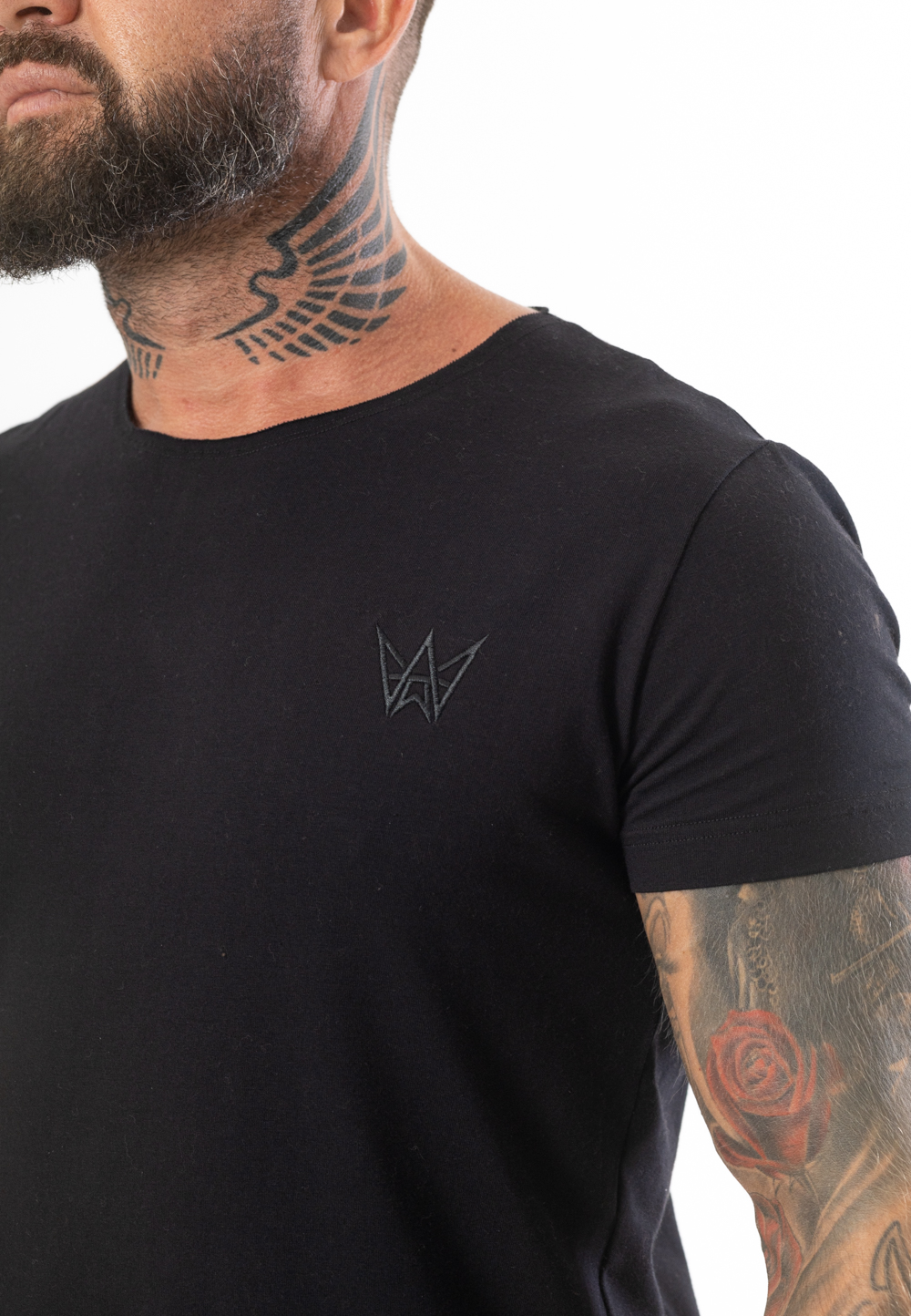 Czarny T-shirt z Krótkim Rękawem i Haftowaną Czarną Koroną