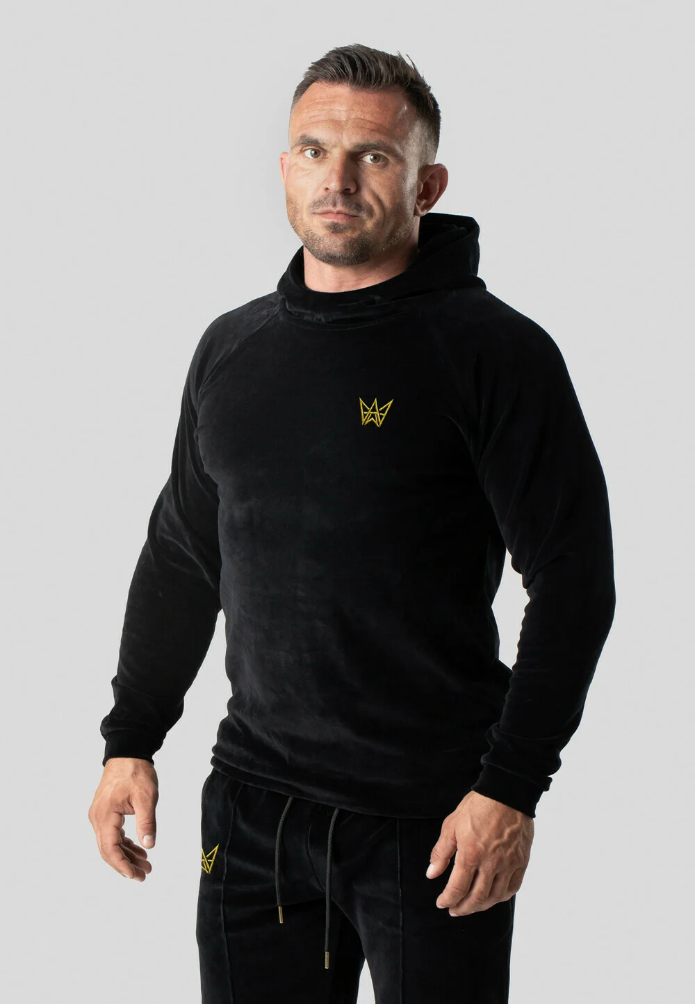 Bluza z Kapturem Welurowa Czarna Z Inicjałami 1 Bluza z Kapturem Welurowa Czarna Z Inicjałami